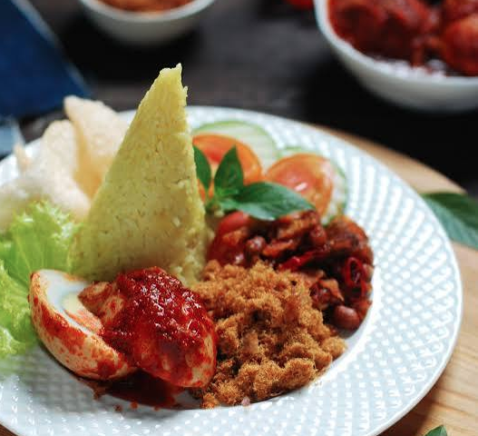 Nasi Kuning Tumpeng Mini